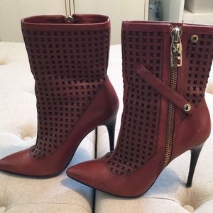 DMSX Donald J Pliner Boots